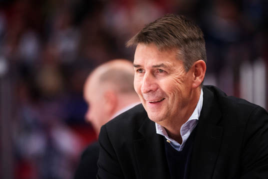 Djurgårdens tränare Hans Särkijärvi ler