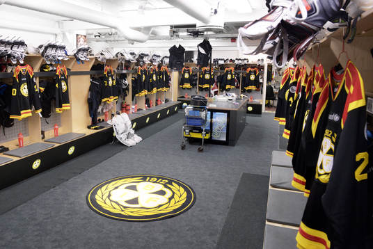 Brynäs omklädningsrum före ishockeymatchen i SHL mellan
