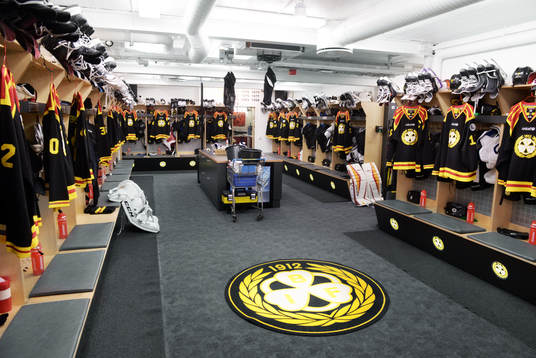 Brynäs omklädningsrum före ishockeymatchen i SHL mellan