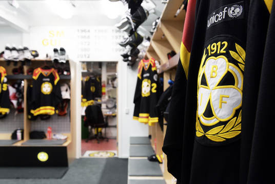 Brynäs omklädningsrum före ishockeymatchen i SHL mellan