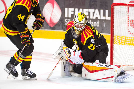 Brynäs Jacob Blomqvist och Brynäs målvakt Bernhard