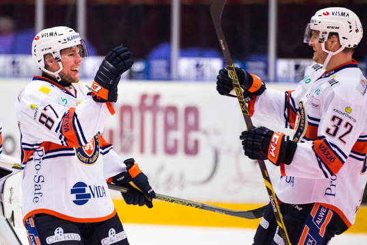 Växjös Robert Rosén och Nick Johnson jublar
