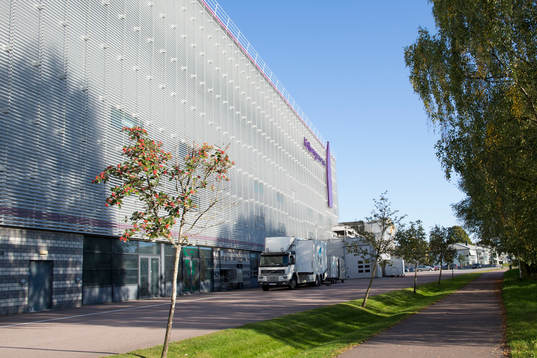 Exteriörbild av Löfbergs Arena