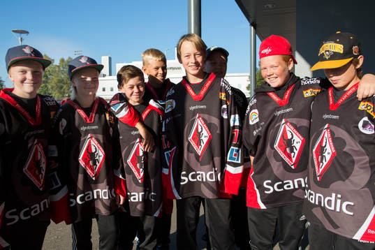 Karlskronas -02-lag som spelare Youth Trophy Cup besöker