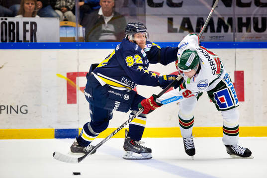 s Teemu Laine och Frölundas Erik Gustafsson