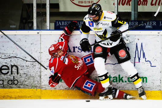 Västerås Kristians Rubins trycker till Almtunas Michael