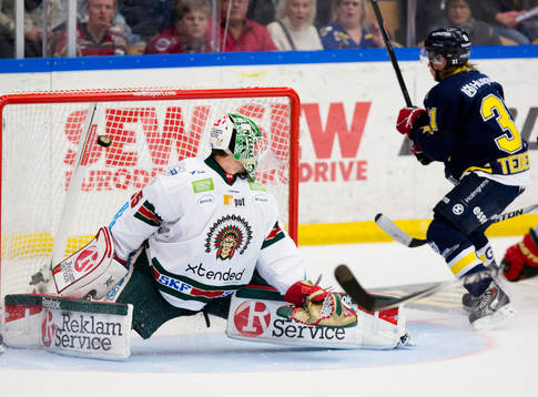 Frölundas målvakt Linus Fernström släpper in 3-0 av