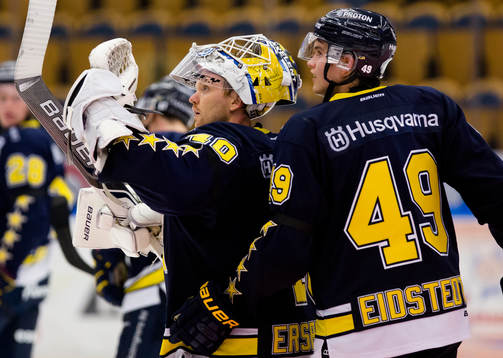 s målvakt Erik Ersberg och Axel Eidstedt