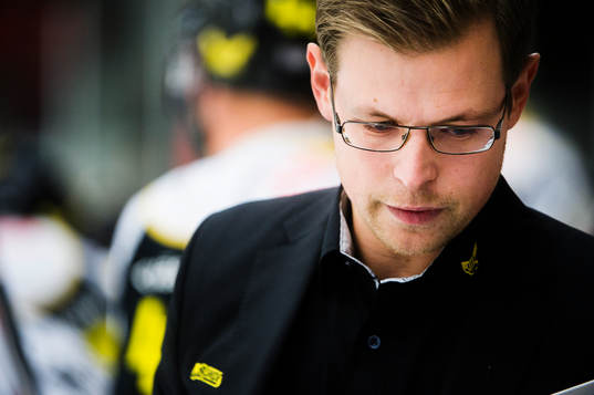 Västerås tränare Martin Filander deppar