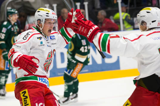 Modos Samuel Påhlsson jublar