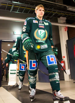 Färjestads Anton Hedman i spelargången innan