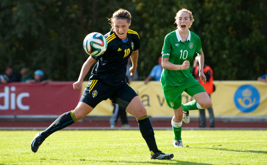 Sveriges Linda Hallin och Irlands Megan Connolly