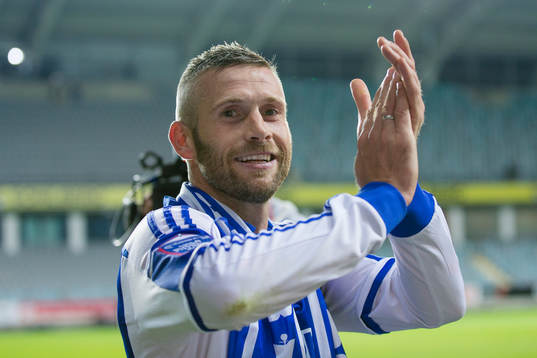 IFK Göteborgs Kjetil Waehler hyllas av klacksektionen