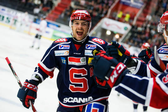 Södertäljes Jacob Dahlström jublar