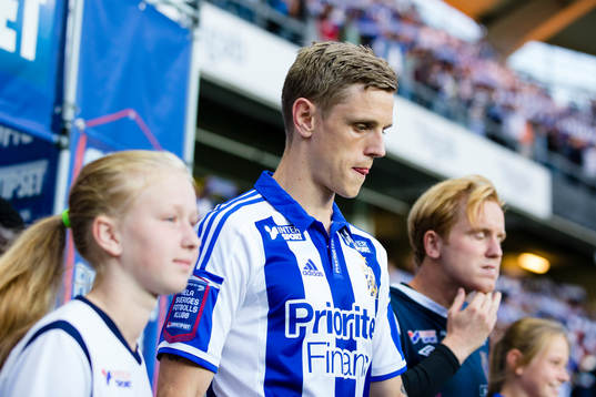 IFK Göteborgs Sören Rieks på väg in till