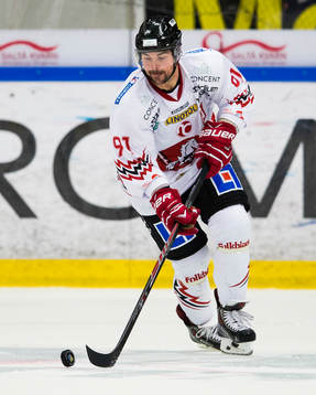 Vita Hästens Riley Armstrong