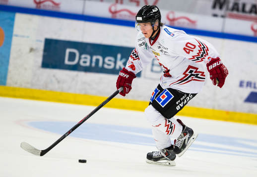 Vita Hästens Mattias Kalin med pucken