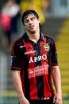 Brommapojkarnas Gabriel Petrovic deppar