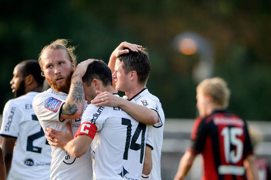 Häckens Martin Ericsson jublar