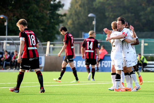 Häckens Martin Ericsson jublar