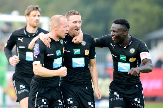 Örebros Patrik Haginge jublar