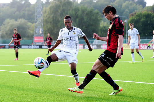 Häckens Nasiru Mohammed och Brommapojkarnas Gabriel