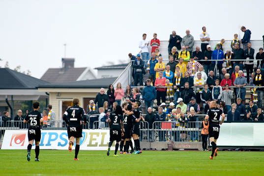 Örebros Daniel Nordmark jublar