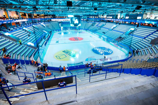 Vy över Vida arena interiör innan ishockeymatchen i SHL