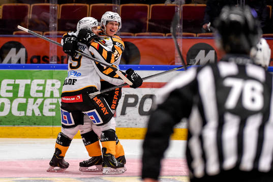 Skellefteås Andrew Calof jublar