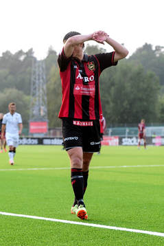 Brommapojkarnas Gabriel Petrovic deppar