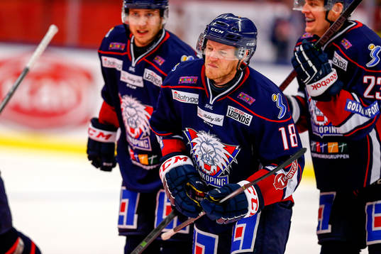 Linköpings Jonas Almtorp jublar