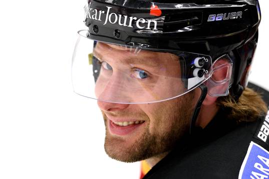 Luleås Jonathan Granström på uppvärmningen