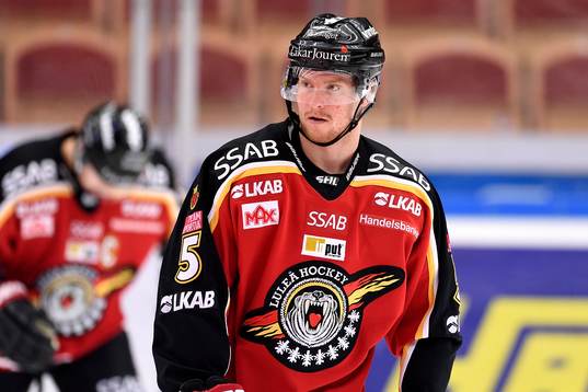 Luleås Marcus Fagerudd på uppvärmningen