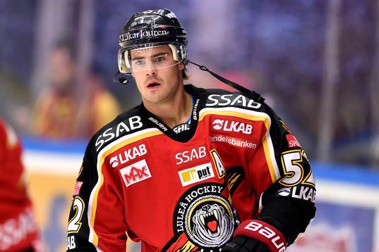 Luleås Karl Fabricius på uppvärmningen
