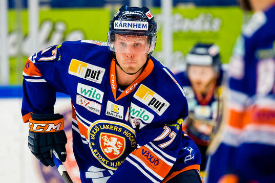 Växjös Alexander Johansson innan ishockeymatchen i SHL