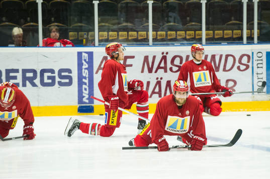 Modos Nichlas Torp, Joonas Lehtivuori värmer upp