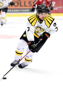 Brynäs Ponthus Westerholm med pucken