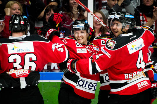Malmö Redhawks Nicklas Jadeland (m) jublar