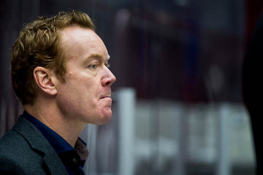 Almtunas tränare Niklas Eriksson deppar