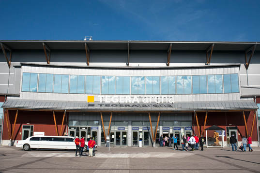 Entren till Tegera Arena före ishockeymatchen i SHL mellan