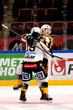 Skellefteås Andrew Calof och John Norman jublar