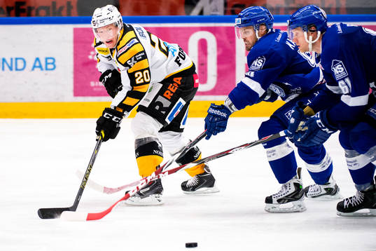 Skellefteås Erik Forssell blir jagad utav Leksands Kevin