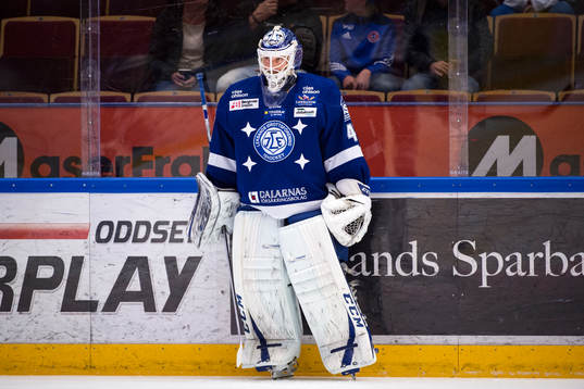 Leksands målvakt Joel Gistedt på uppvärmningen före