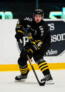 s Albin Lorentzon med pucken