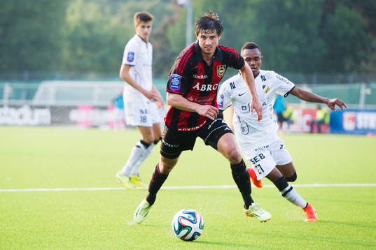 Brommapojkarnas Gabriel Petrovic och Häckens Nasiru