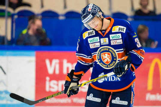 Växjös Nick Johnson hänger med huvudet