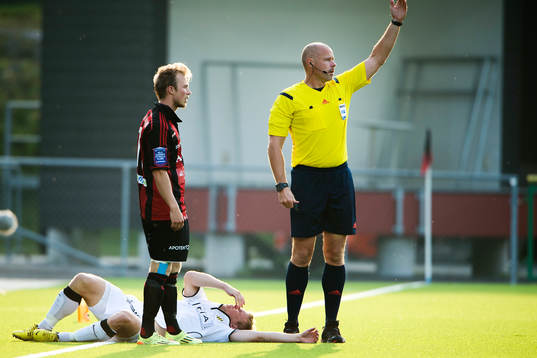 Häckens David Frölund ligger skadad