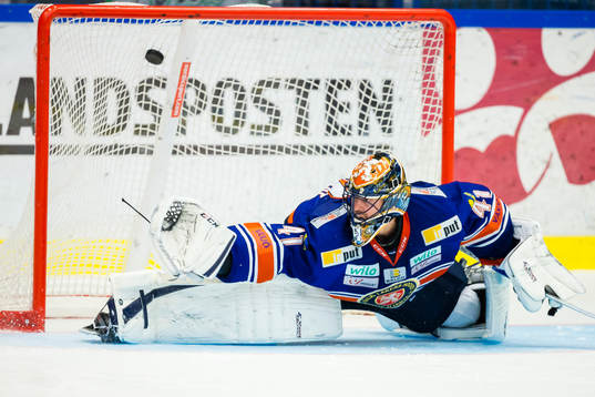Färjestads Jakub Klepiš (ej i bild) sätter en straff