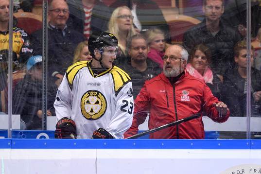 Brynäs Bill Sweatt blir utvisad direkt