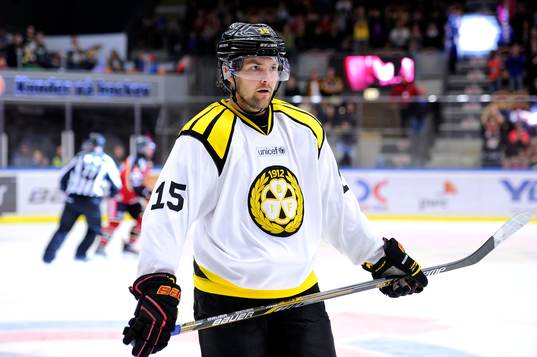 Brynäs Simon Bertilsson deppar